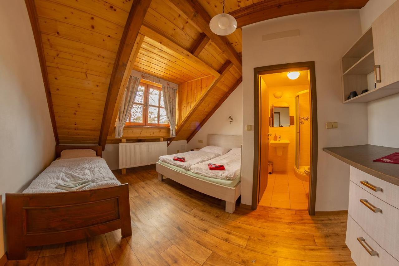 Pension & Restaurant U Konske Drahy Holkov Velešín Exterior foto